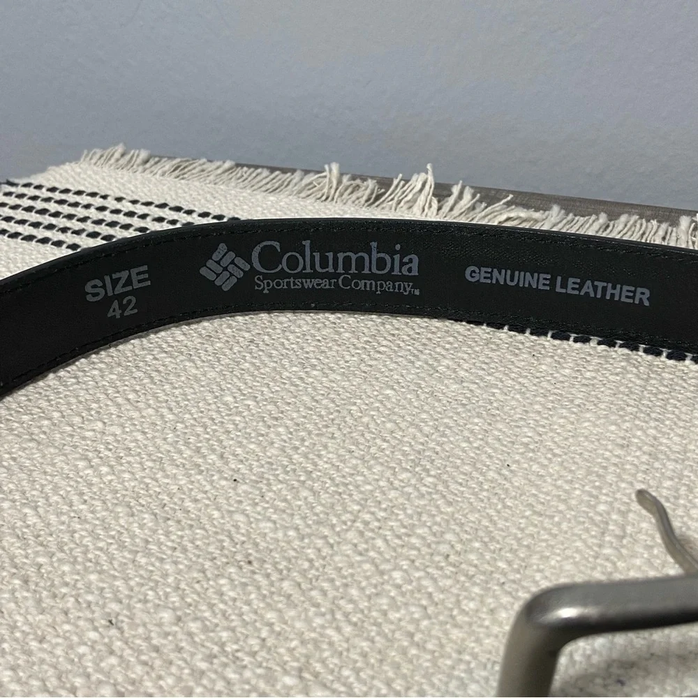 COLUMBIA / Men's Black Leather Belt Silver Buckle Size 42